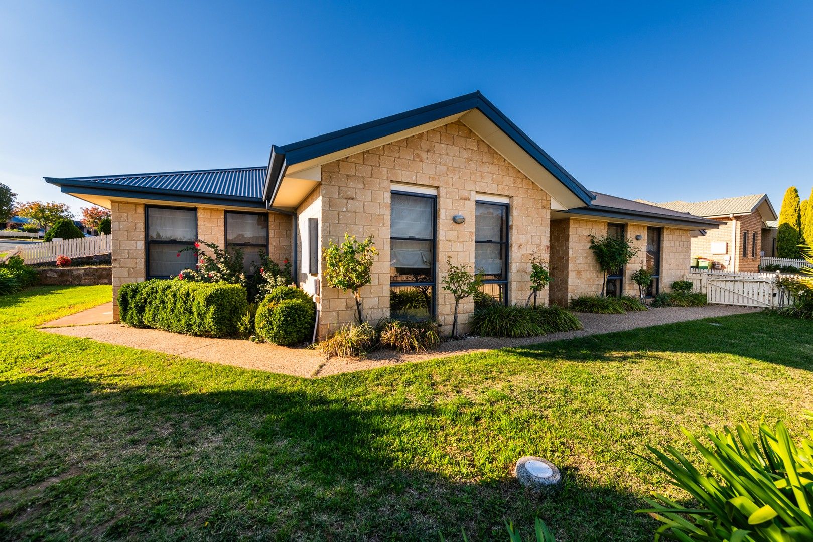 4 bedrooms House in 13 Stonehaven Circuit QUEANBEYAN NSW, 2620