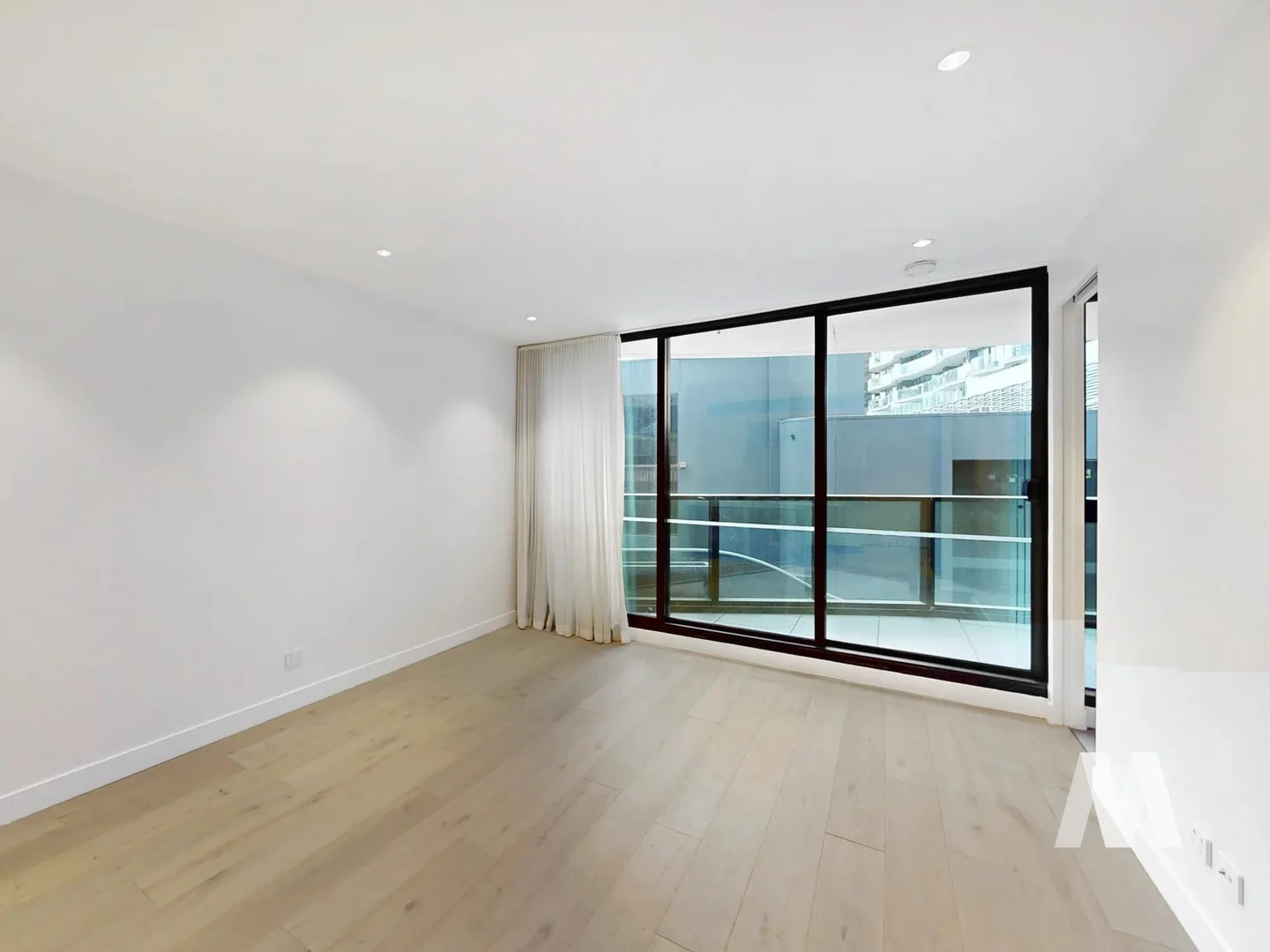 Additional image 4 of 809/8 Bowen Crescent, Melbourne VIC 3004