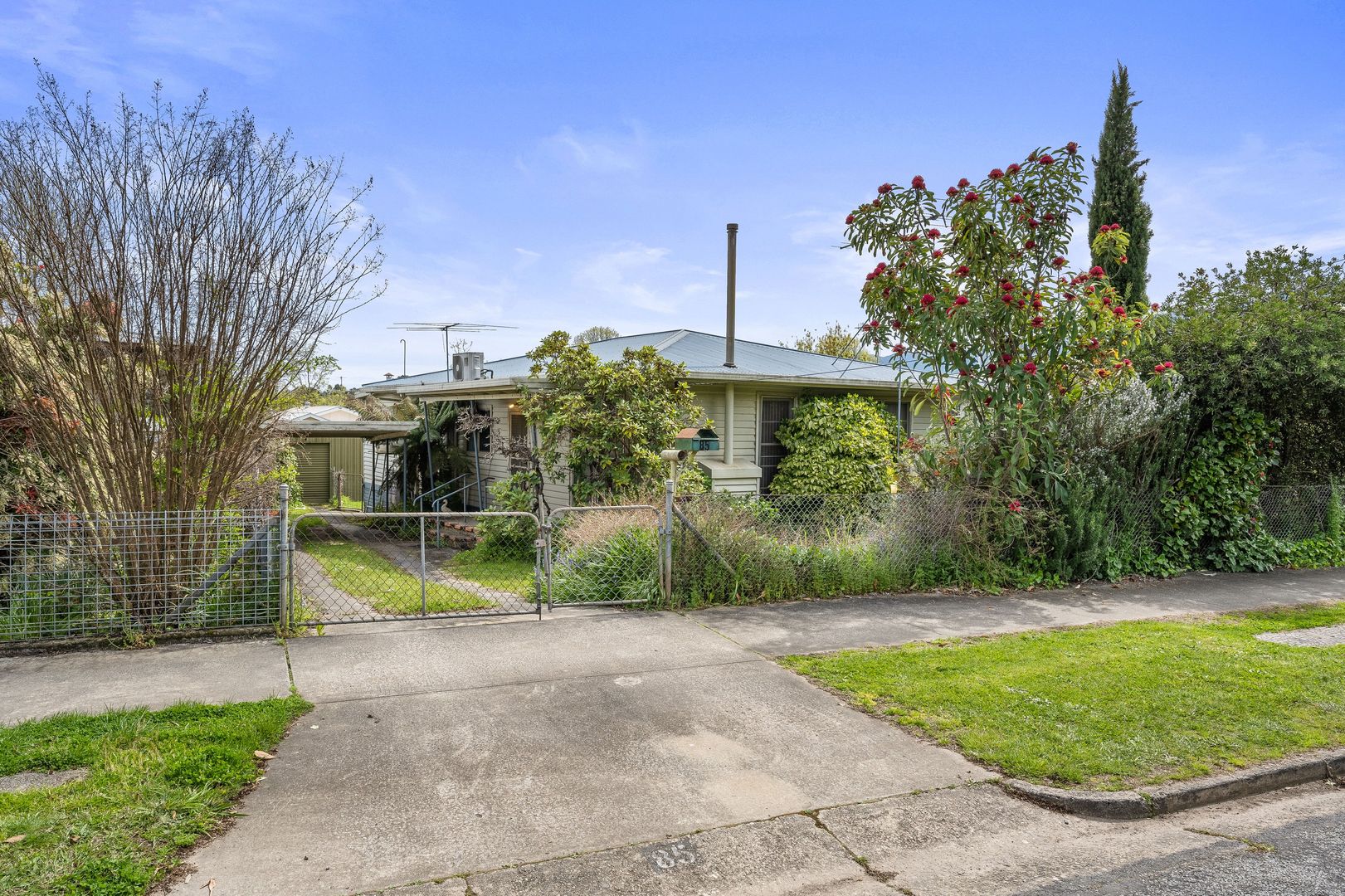 85 Lakeside Avenue, Mount Beauty VIC 3699, Image 2