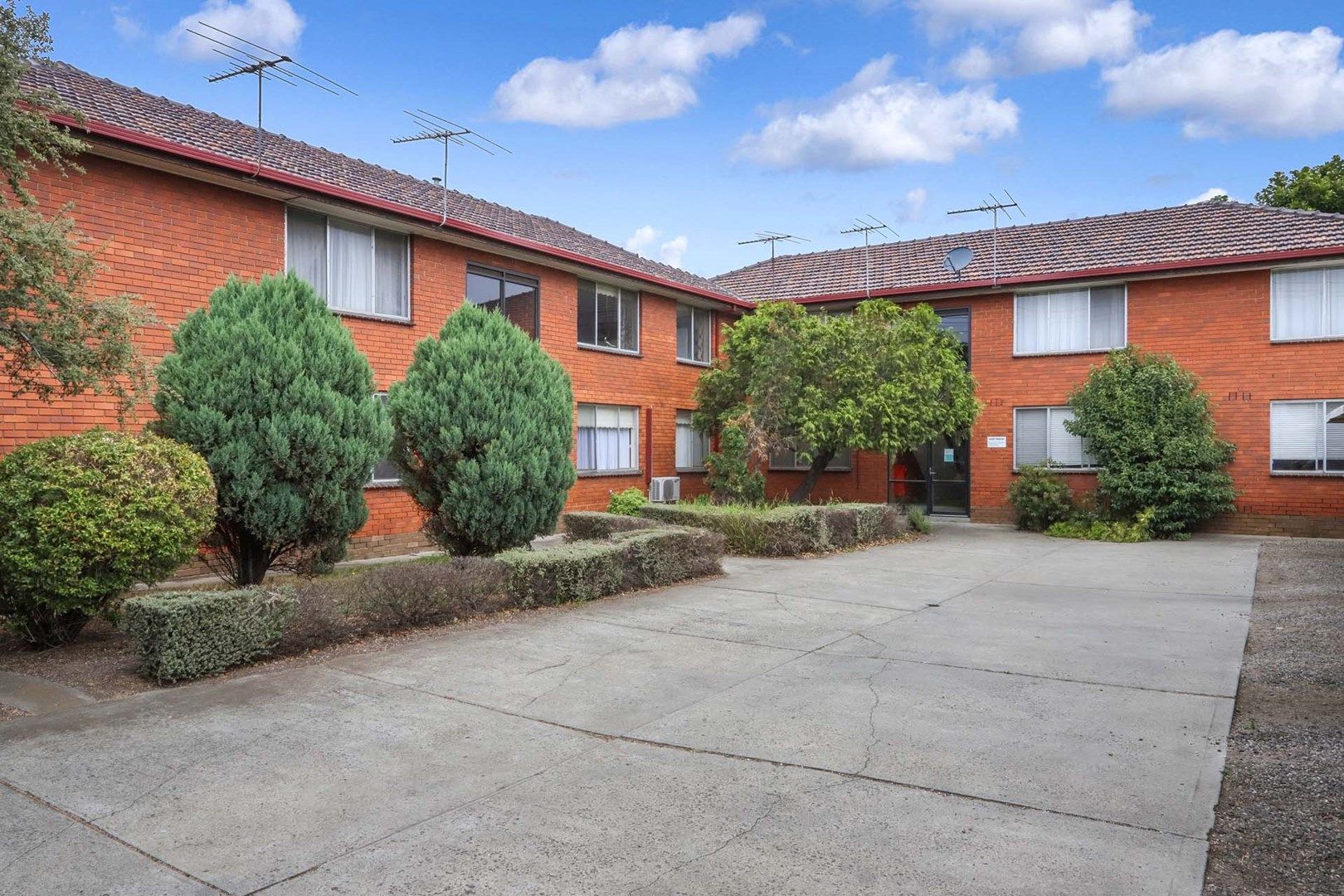 2 bedrooms Apartment / Unit / Flat in 5/221 Blackshaws Road ALTONA NORTH VIC, 3025