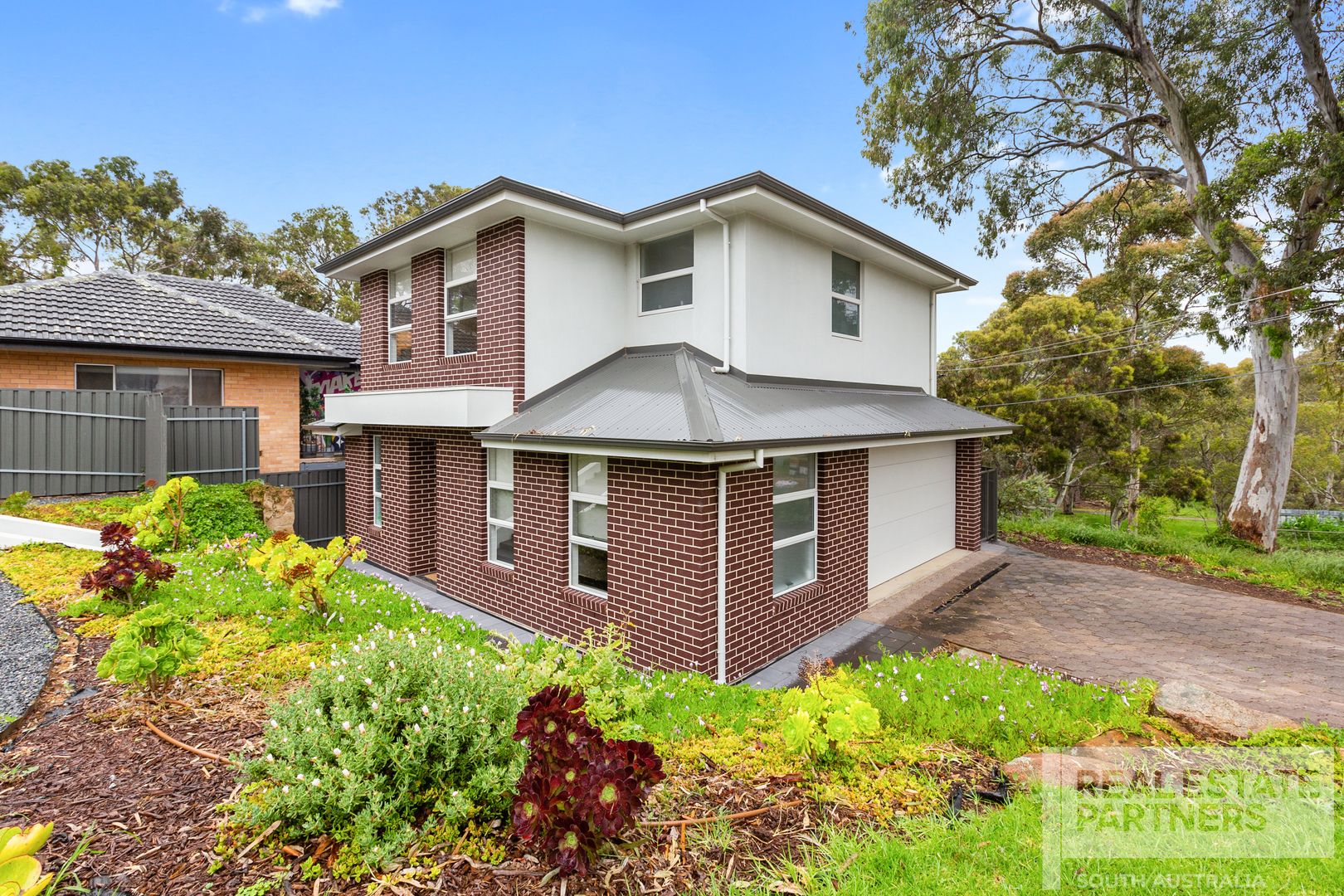 8A River Glen Drive, Windsor Garden Property History & Address