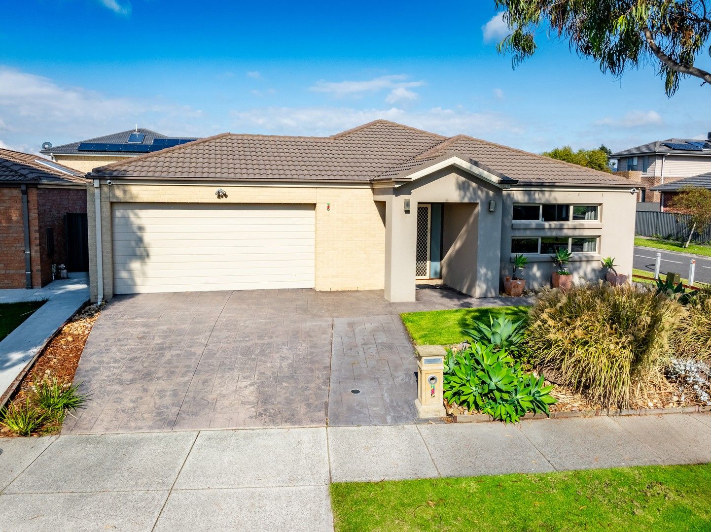 8 Howden Street, Cranbourne East VIC 3977, Image 1