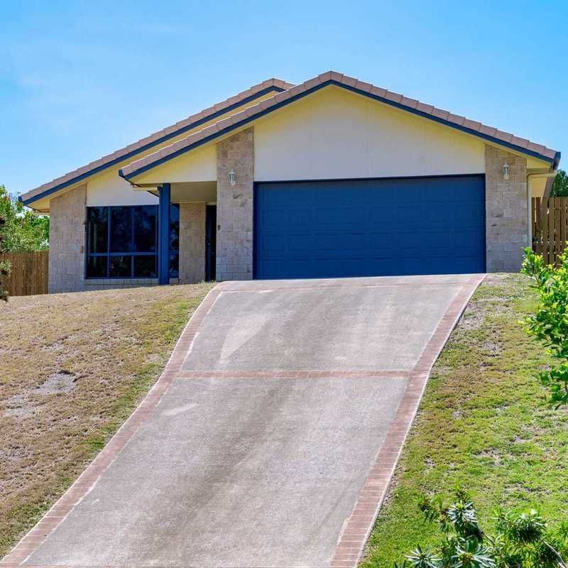 4 bedrooms House in 16 Bridgeman Place NEW AUCKLAND QLD, 4680