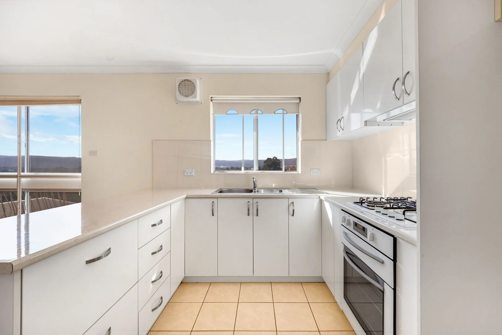 Primary image of 15/12 Federal Avenue, Crestwood NSW 2620