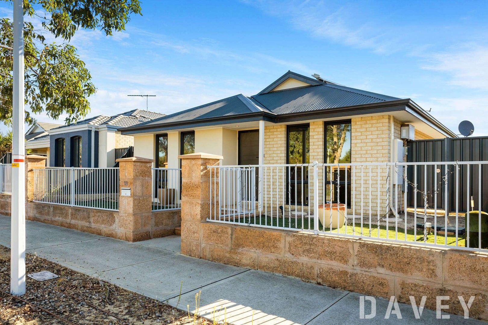 3 bedrooms House in 18 Bauer Circle BANKSIA GROVE WA, 6031