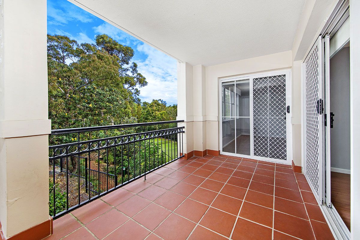 2/2 Peachtree Way, Menai NSW 2234, Image 2