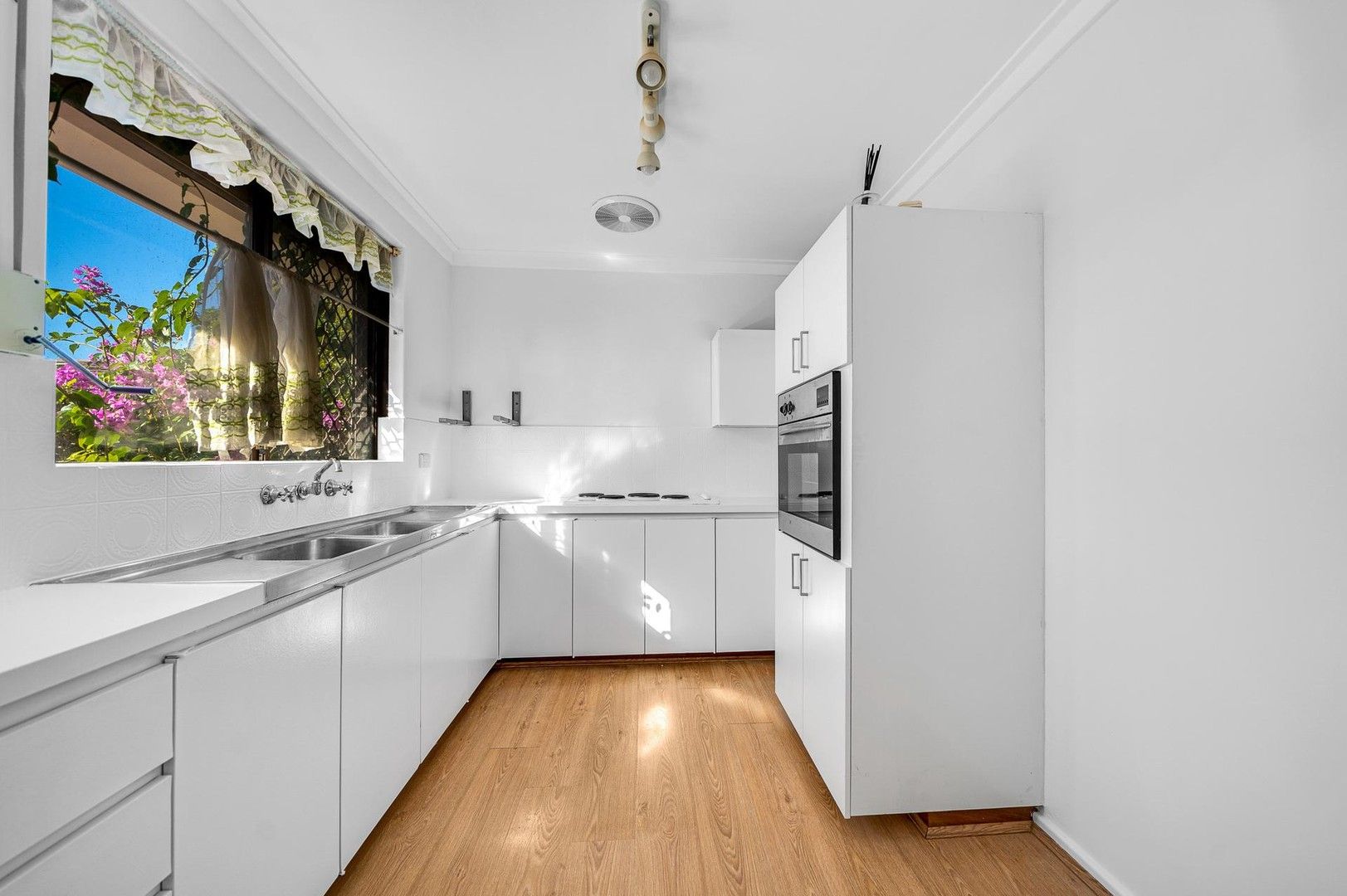3 bedrooms Villa in 28 Noranda Avenue NORANDA WA, 6062