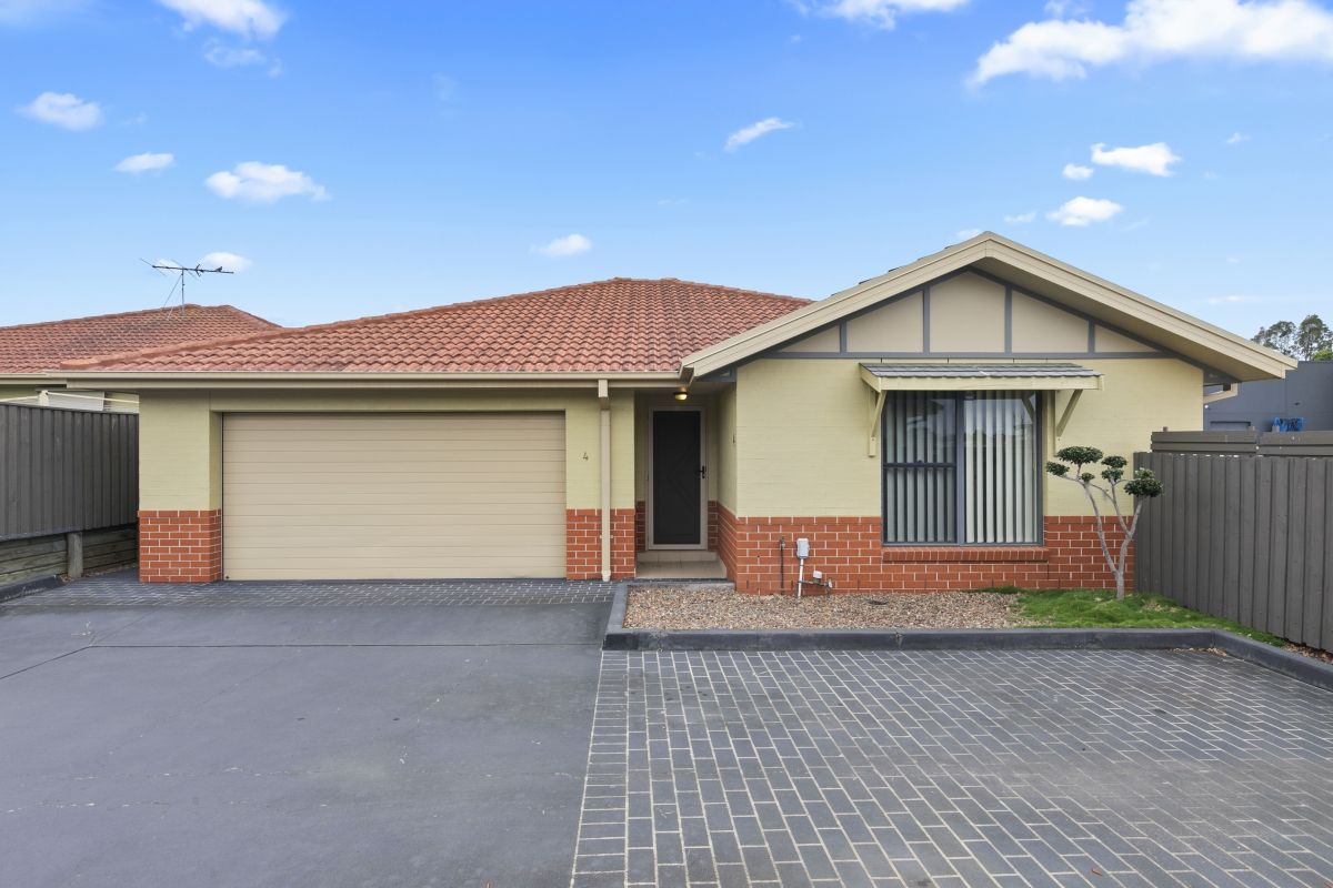 4/12 Denton Park Drive, Rutherford NSW 2320, Image 0