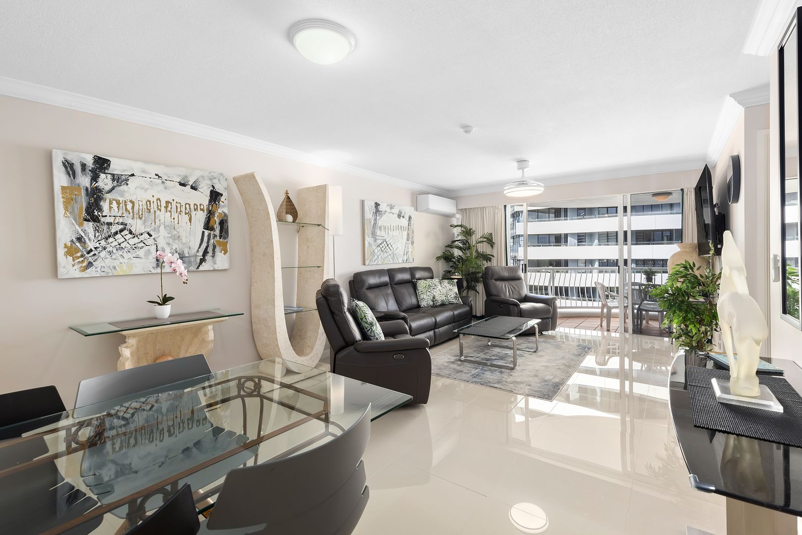 1710/24-26 Queensland Avenue, Broadbeach QLD 4218, Image 2