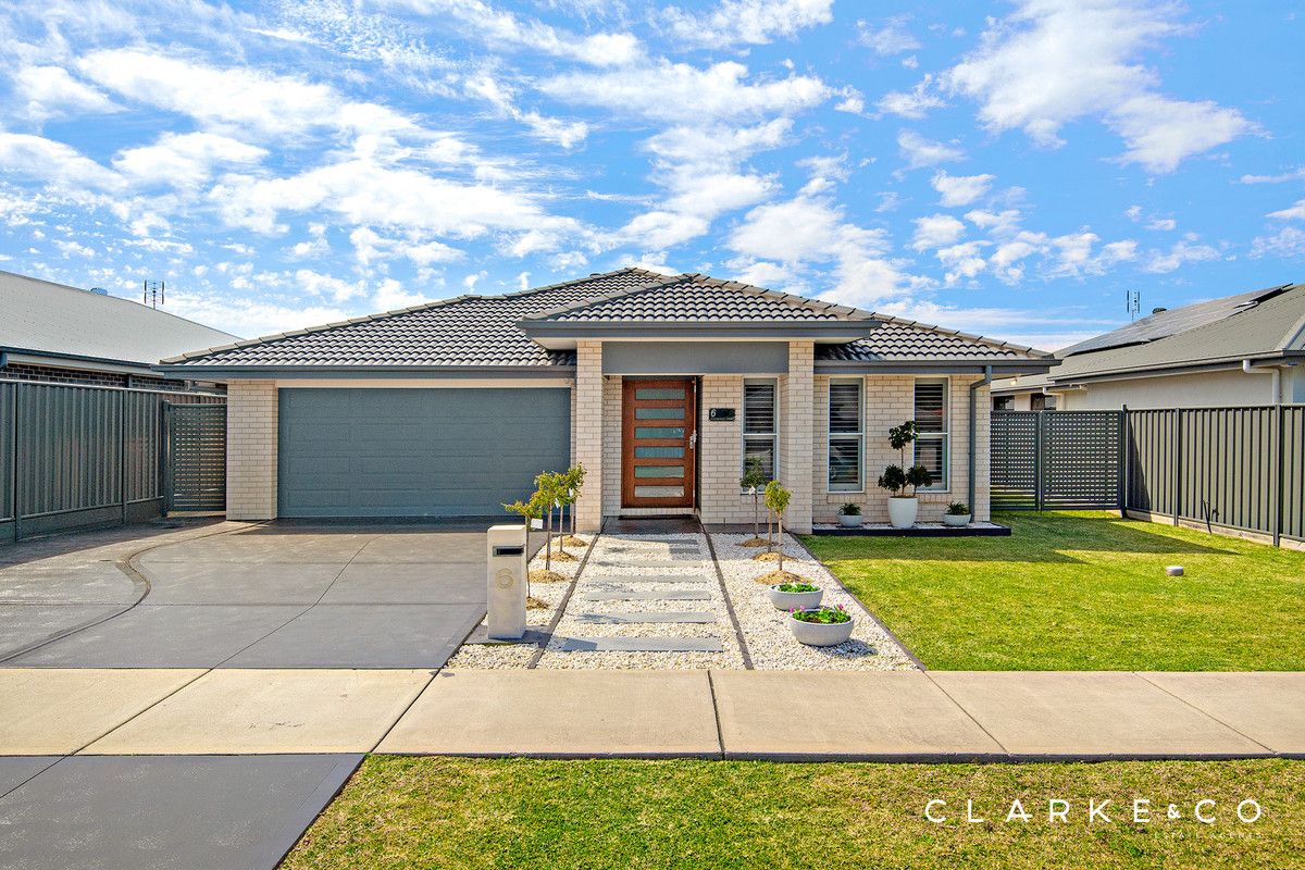 4 bedrooms House in 6 Conquest Close RUTHERFORD NSW, 2320