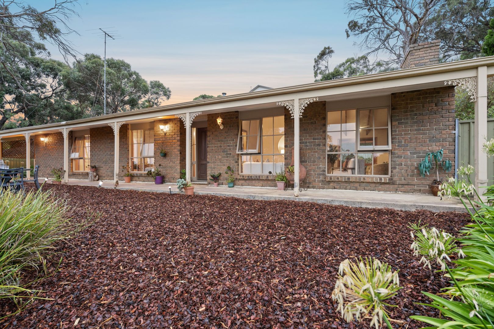 8 Challenger Court, Happy Valley SA 5159, Image 2