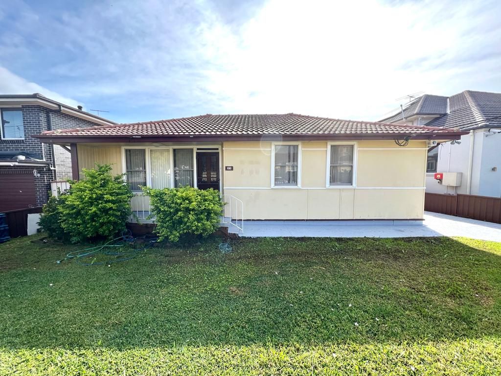 4 bedrooms House in 25 Birdwood Avenue CABRAMATTA WEST NSW, 2166