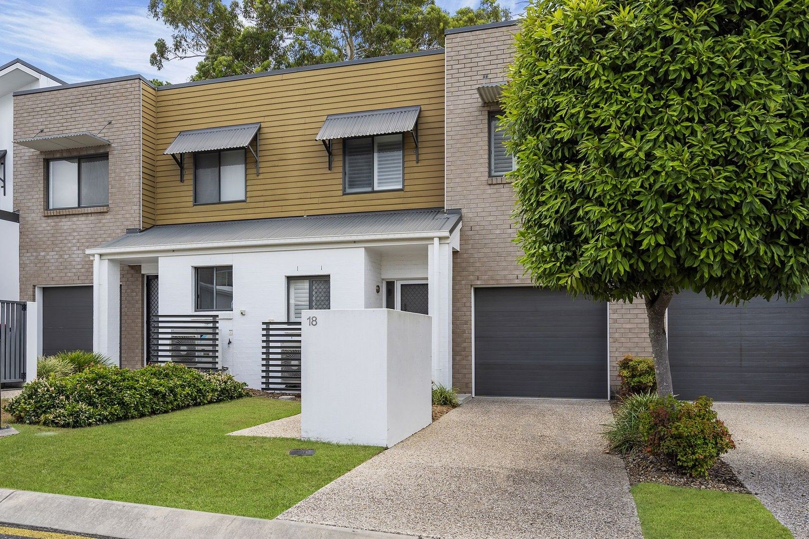 3 bedrooms Townhouse in 18/37 Slobodian Avenue EIGHT MILE PLAINS QLD, 4113