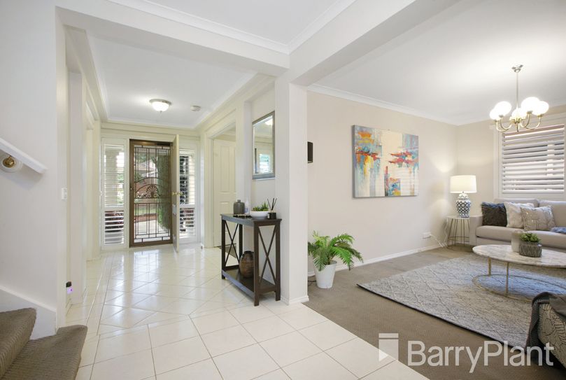 19 Sainsbury Avenue, Greensborough VIC 3088, Image 2