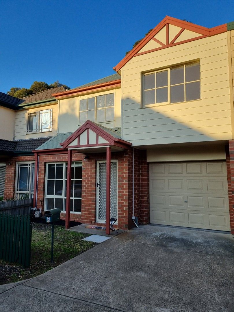 3 bedrooms Townhouse in 8 KINGS COURT OAKLEIGH EAST VIC, 3166