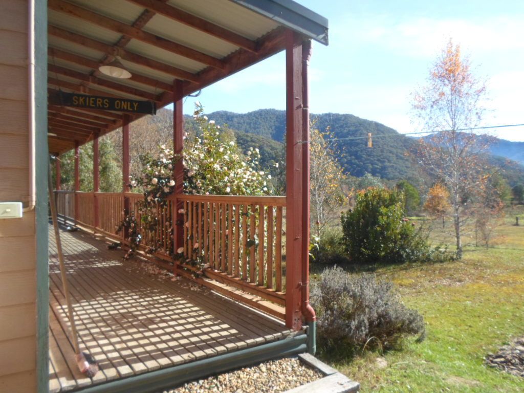 69 Feathertop Track, Harrietville VIC 3741, Image 1