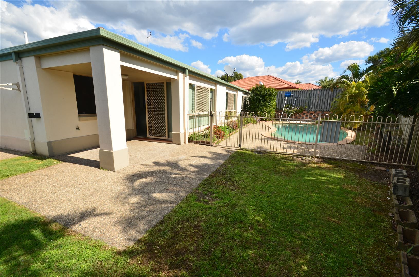 13 Greensborough Crescent, Parkwood QLD 4214, Image 2