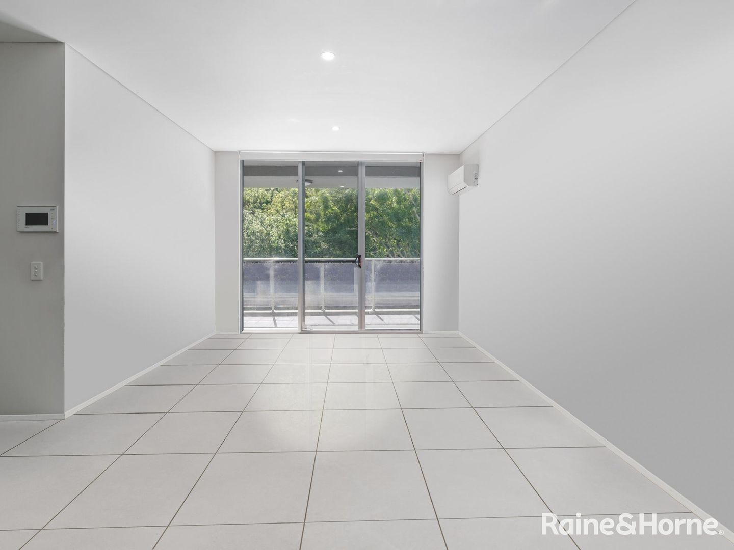 33/14-16 Batley Street, West Gosford NSW 2250, Image 2