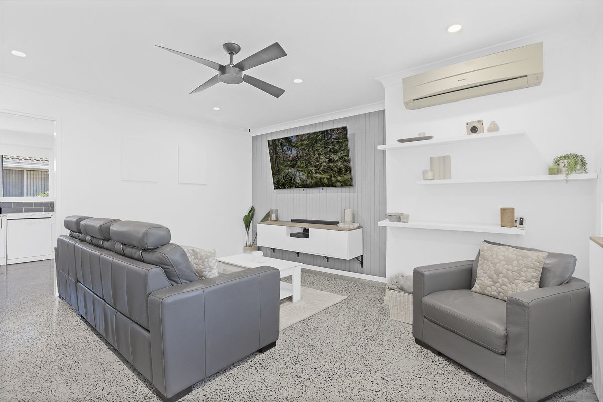 2 bedrooms Villa in 2/7 Dernancourt Avenue ENGADINE NSW, 2233