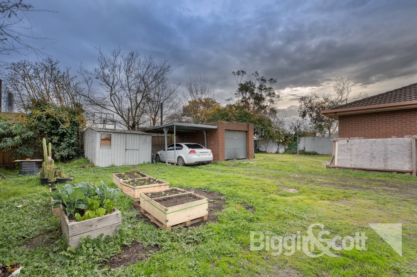 27 Burnbank Street, Lake Wendouree VIC 3350, Image 2