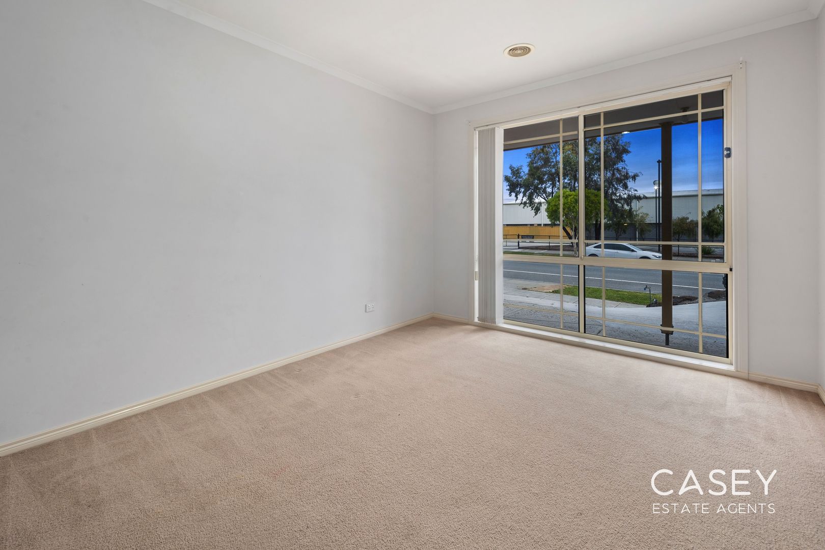 70 Springhill Drive, Cranbourne VIC 3977, Image 2