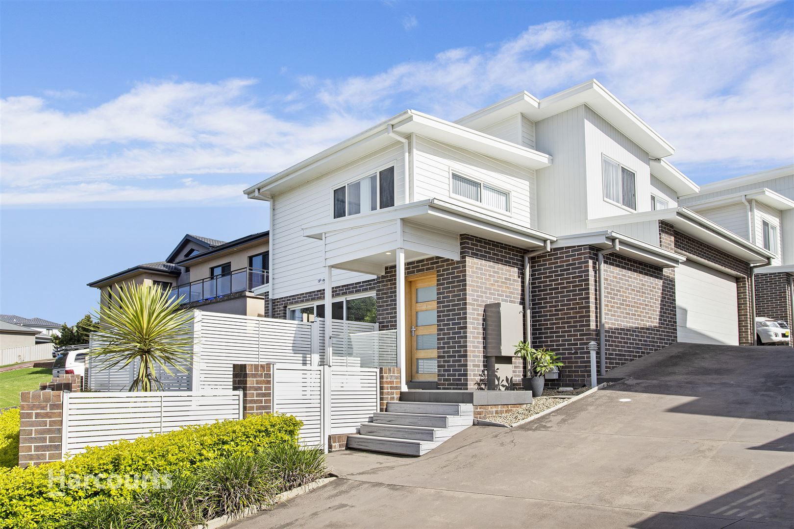 3 bedrooms Townhouse in 1/27 Whittaker Street FLINDERS NSW, 2529