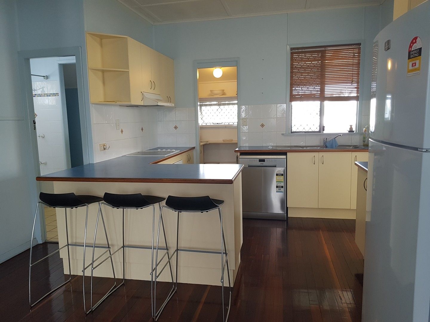 4 bedrooms House in 34 Edward Street URANGAN QLD, 4655