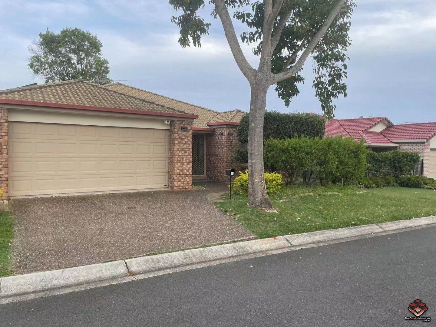 4 bedrooms House in 15 Parnassus Street ROBERTSON QLD, 4109