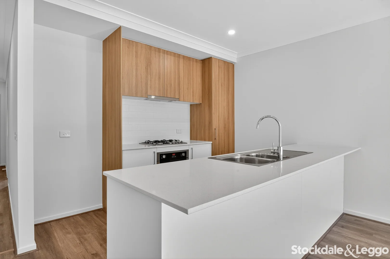 Additional image 3 of 24 Strong View, Fraser Rise VIC 3336