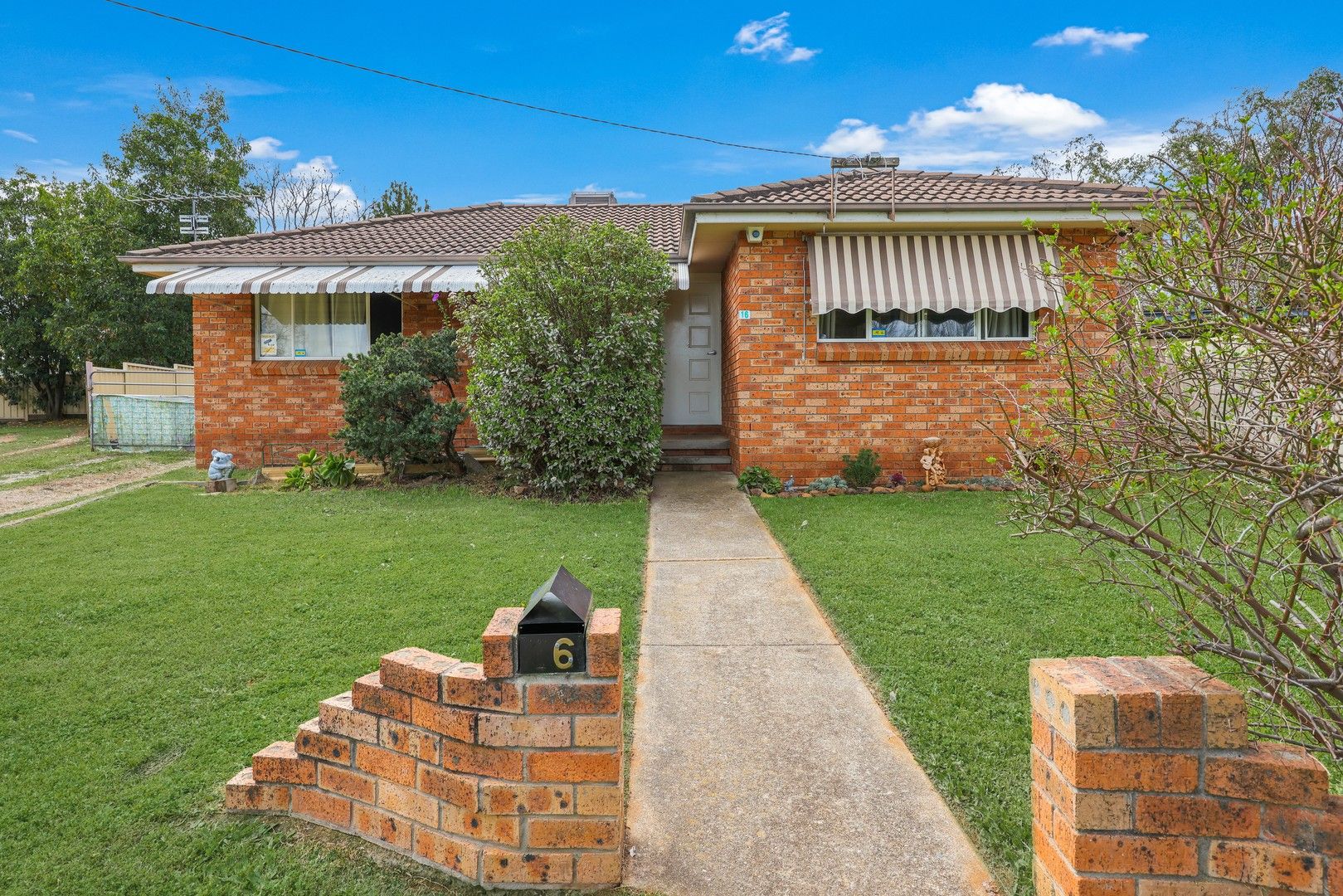 3 bedrooms House in 16 Hamilton Court TAMWORTH NSW, 2340