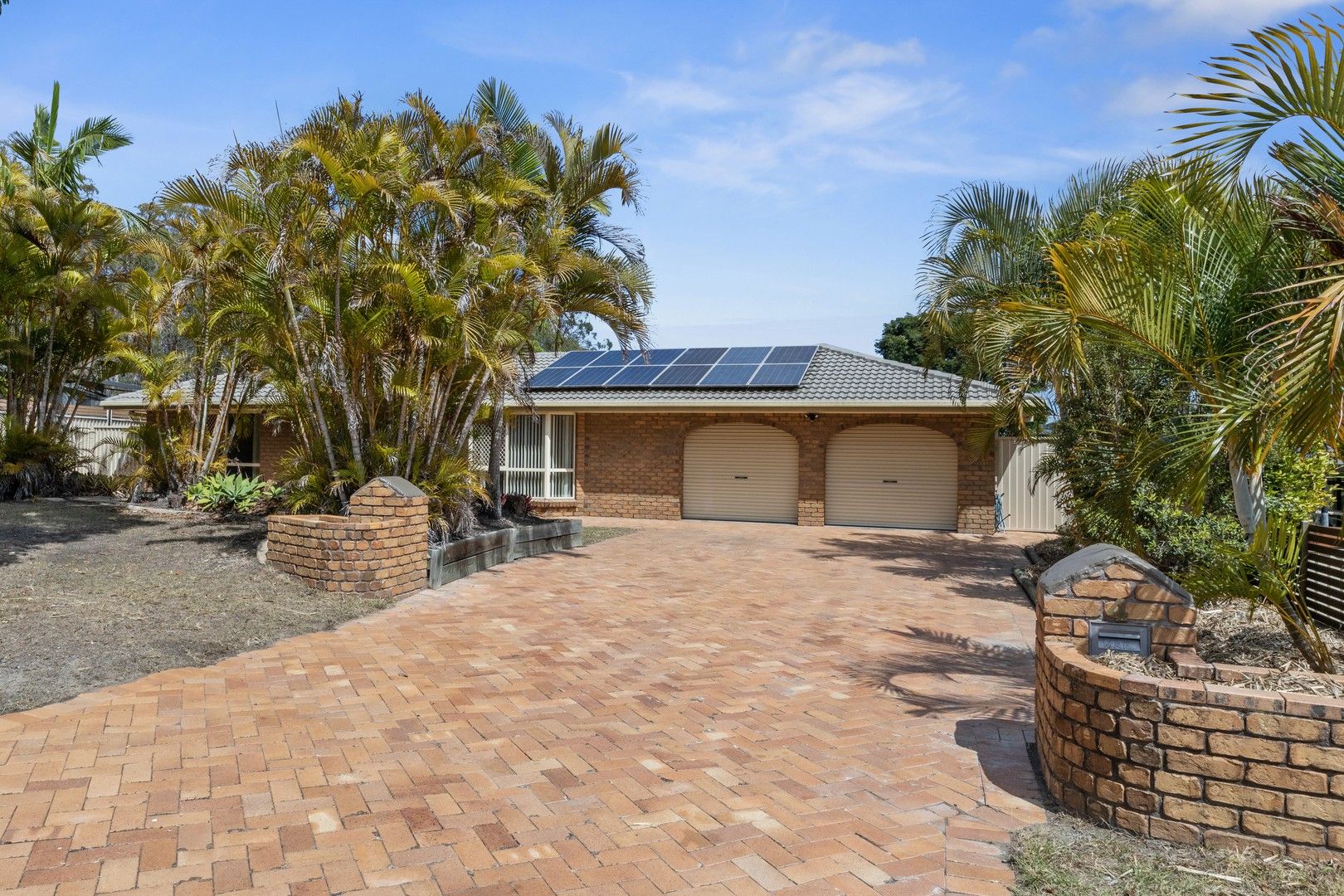 4 bedrooms House in 4 Suthurst Court ALEXANDRA HILLS QLD, 4161