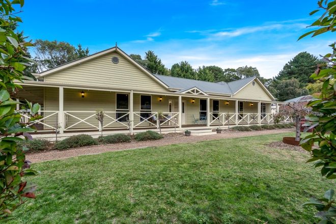 Picture of 14 Pinelea Grove, GISBORNE VIC 3437