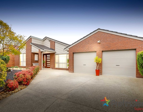 5 Chichester Drive, Taylors Lakes VIC 3038