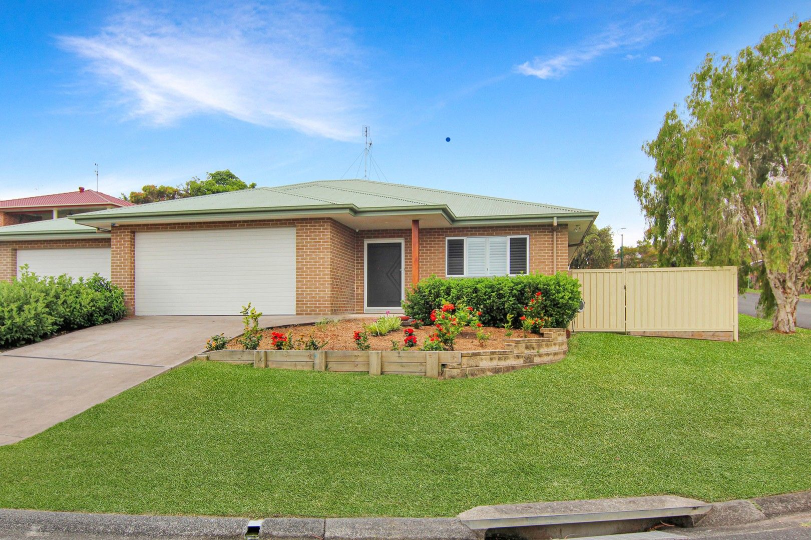 3 bedrooms Villa in 1/25 Bennett Place FORSTER NSW, 2428
