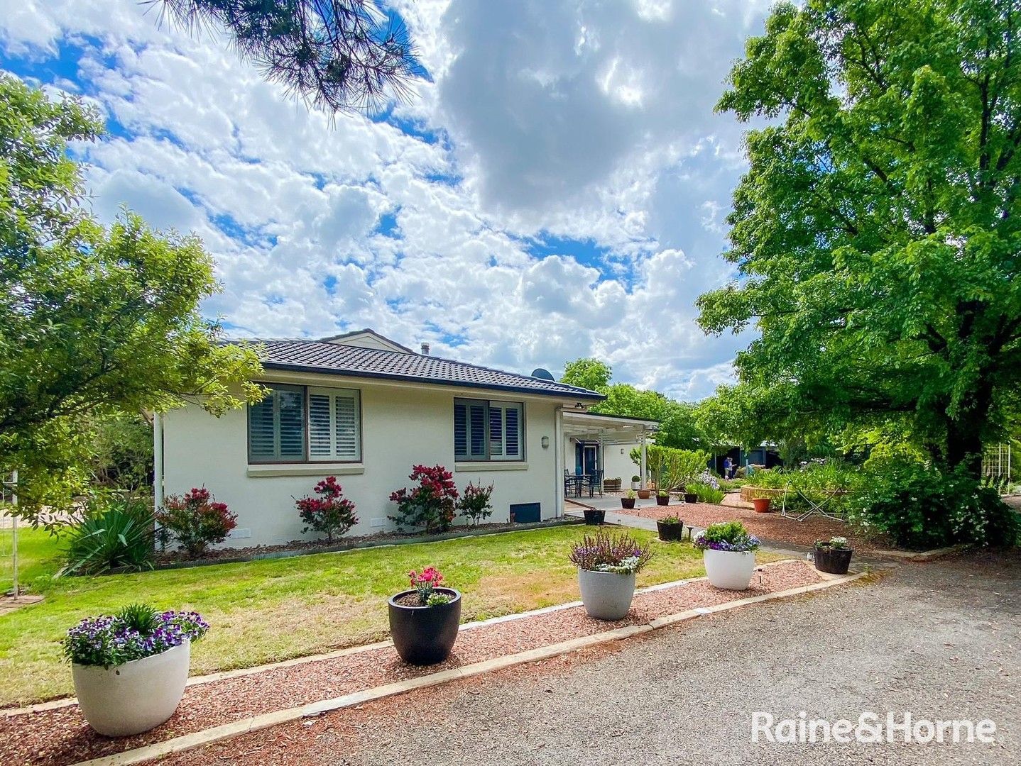 4 bedrooms House in 32 CORRINYAH GOULBURN NSW, 2580