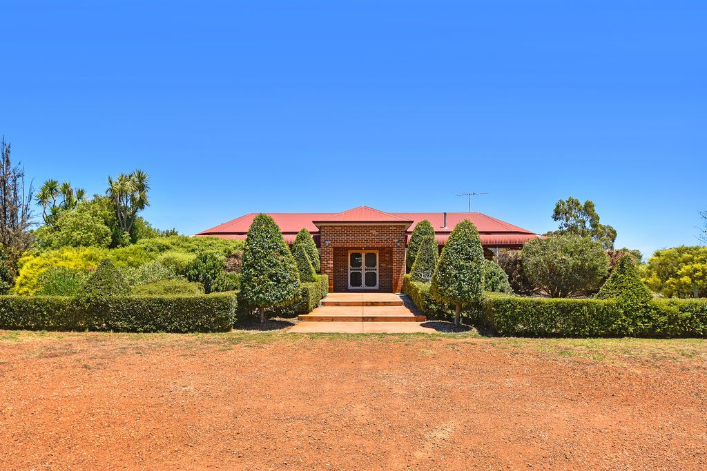 10 Kargotich Street, Oakford WA 6121 House for Sale 875,000