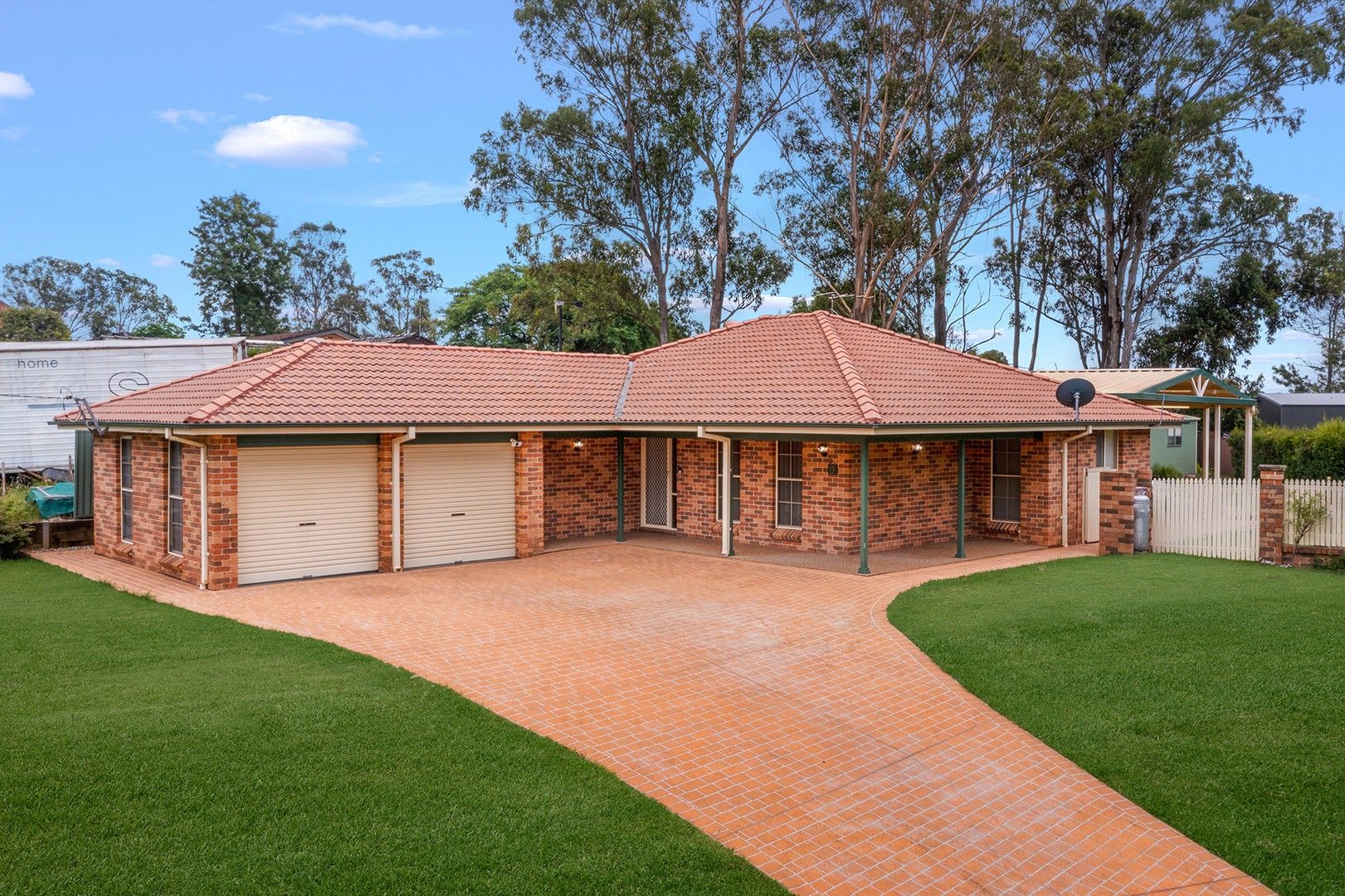 4 bedrooms House in 9 Moorehead Avenue SILVERDALE NSW, 2752