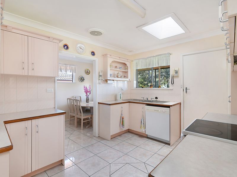 25 Crossingham Street, Canton Beach NSW 2263, Image 2