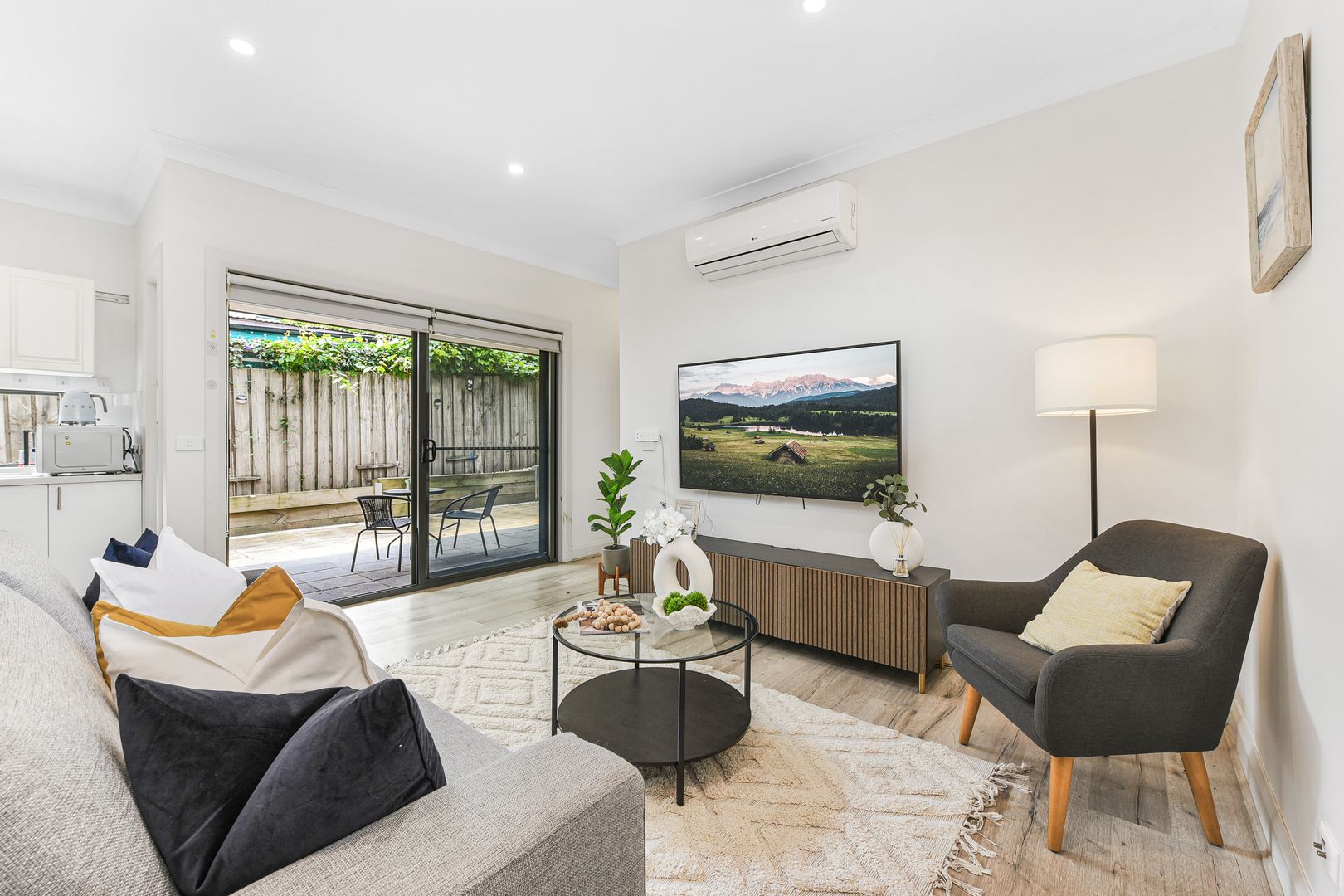 2/9 Keith Street, Oakleigh East VIC 3166, Image 2