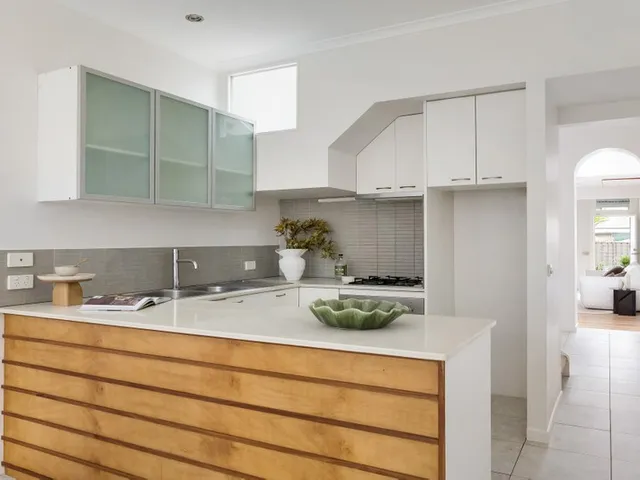 House in Sydney, Enmore - More