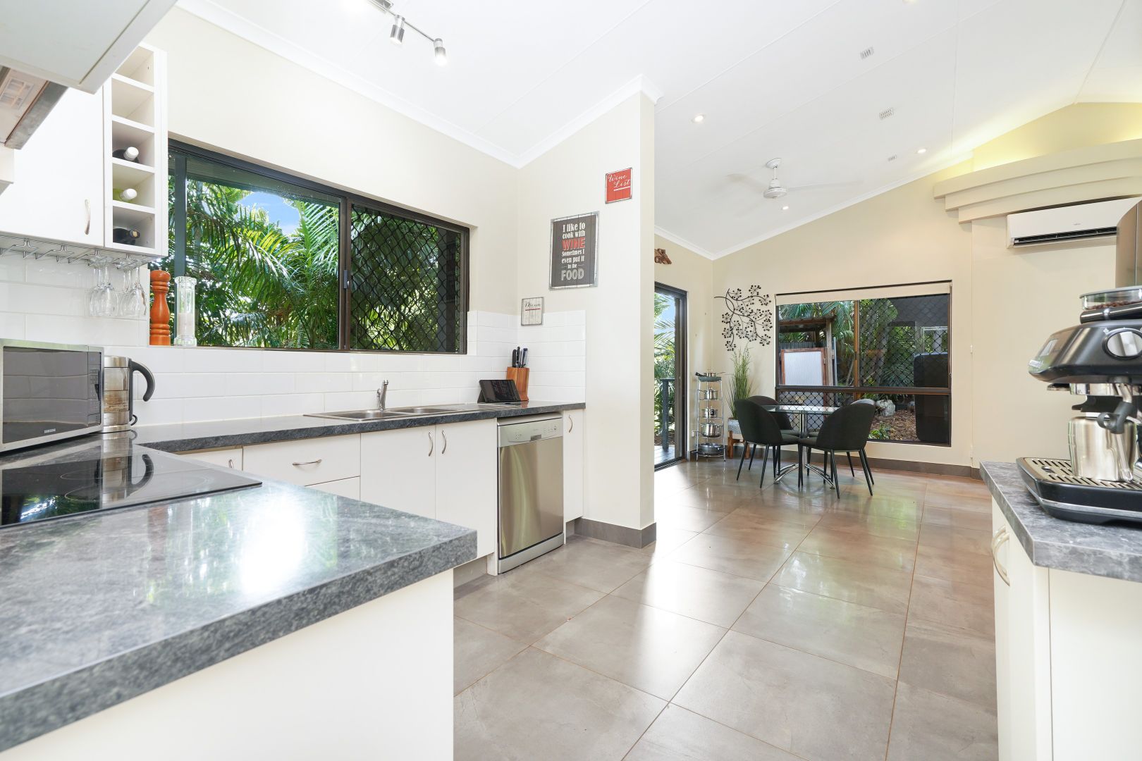 16 Campden Court, Gray NT 0830, Image 1