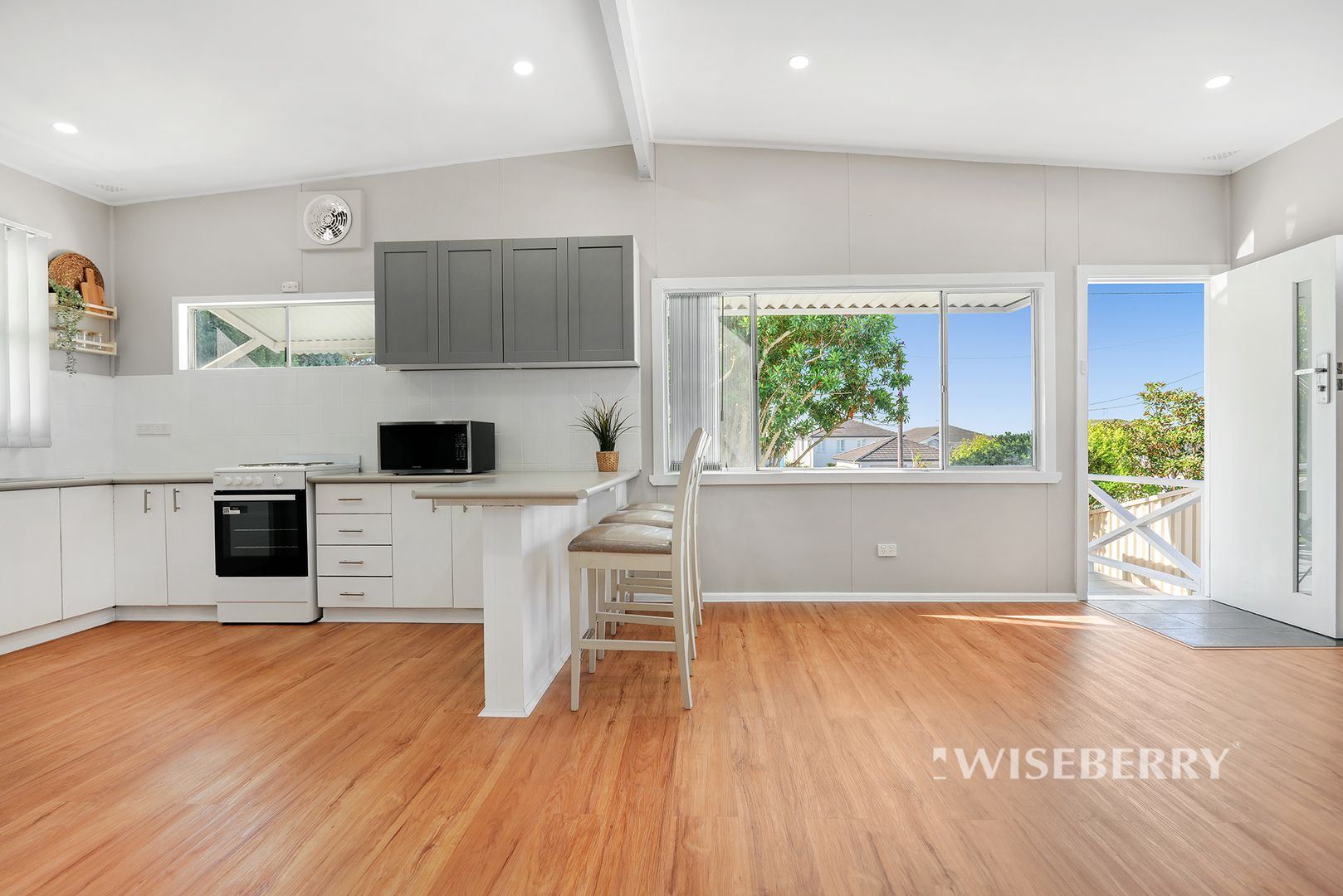 17 Scott Road, Mannering Park NSW 2259, Image 2