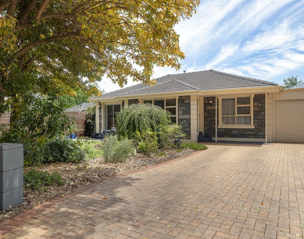 2 Lincoln Drive, Redwood Park SA 5097