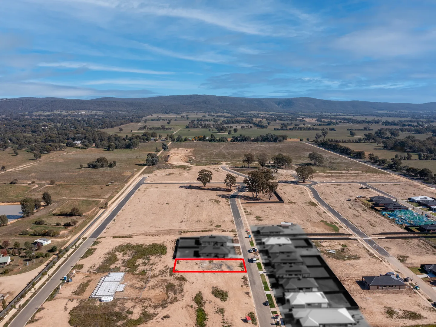 Large Titled Block - READY TO BUILD - 763 m² - View 3