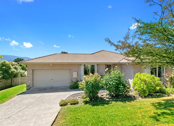 2 Mary Close, Woori Yallock VIC 3139