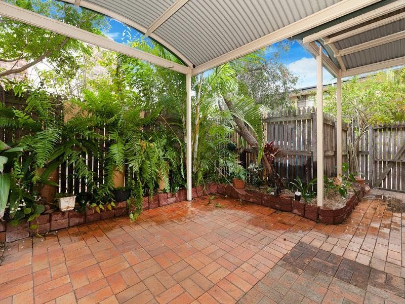 2 bedrooms Townhouse in 4/96 Broughton Road KEDRON QLD, 4031