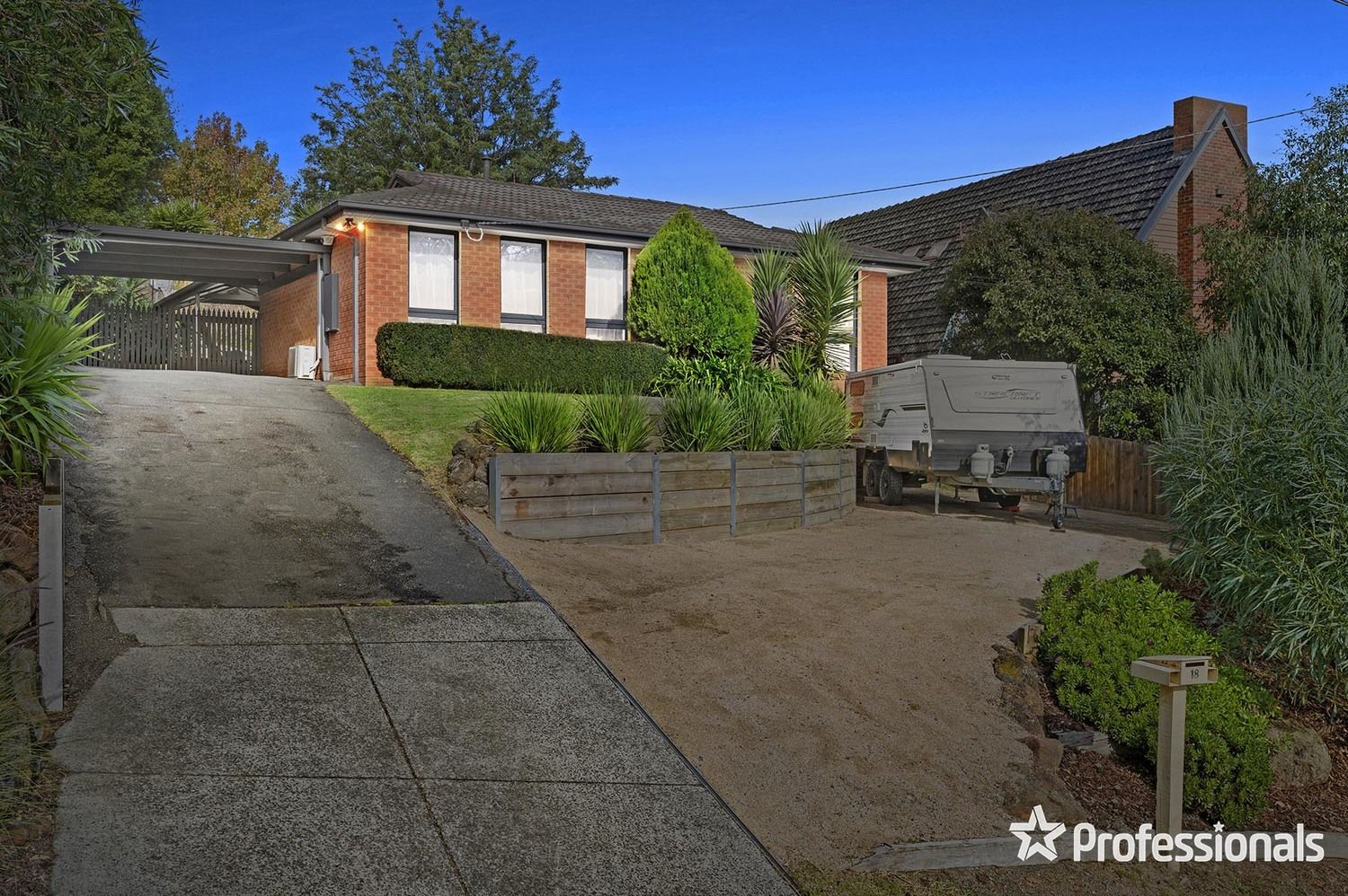 18 Parry Drive, Mooroolbark VIC 3138, Image 0