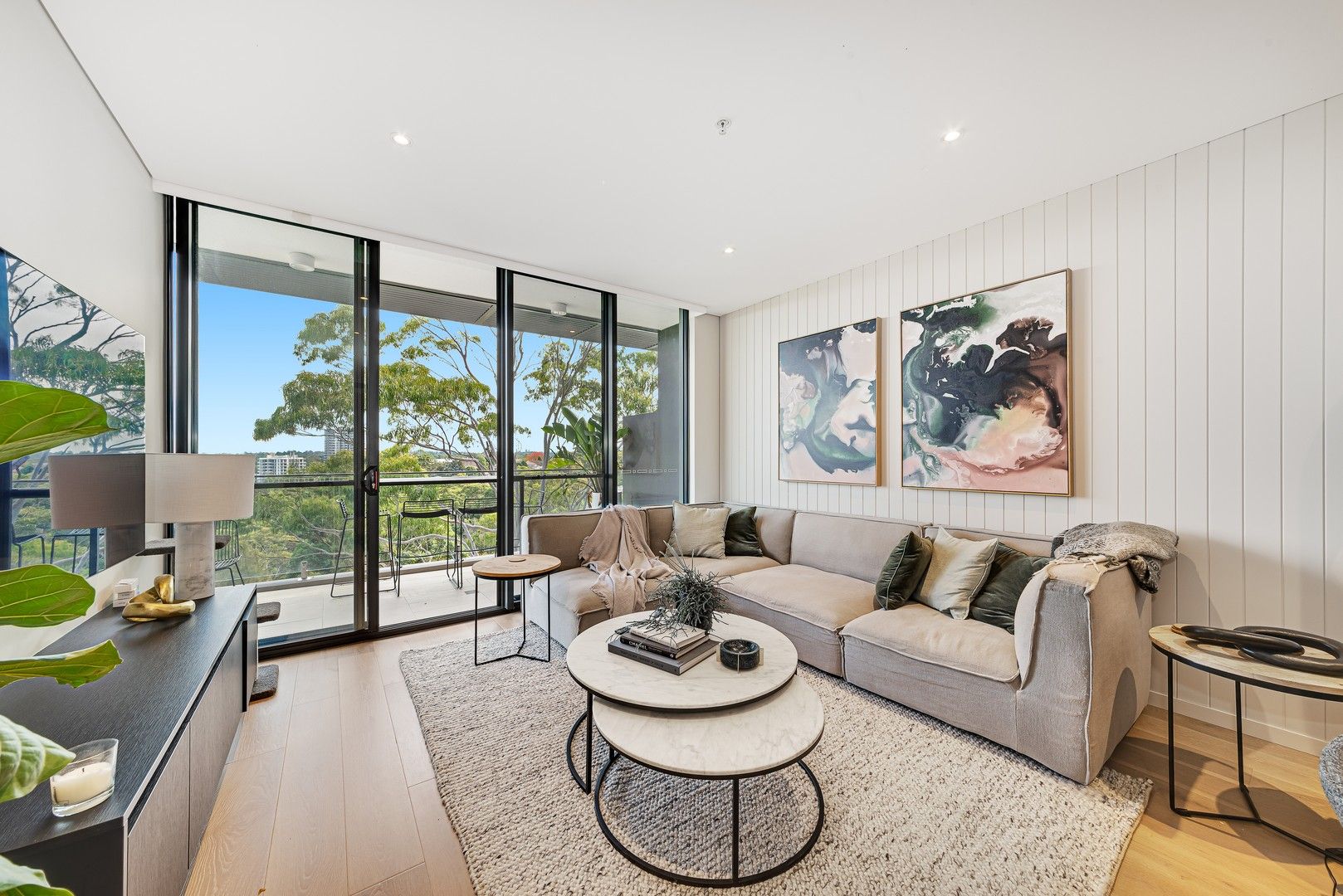 2 bedrooms Apartment / Unit / Flat in 602/15 Willandra Street LANE COVE NSW, 2066