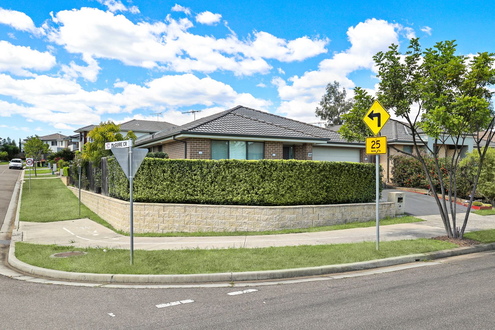 29 Ingleburn Gardens Drive, Bardia NSW 2565, Image 2