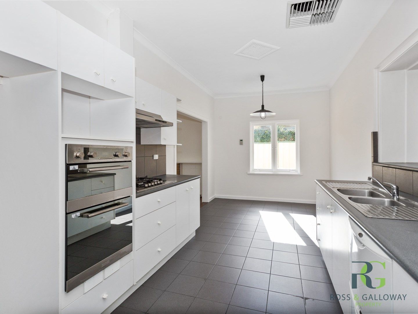 130 Waddell Road, Bicton WA 6157, Image 2